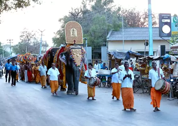 Pournami-yagam-procession-1.webp